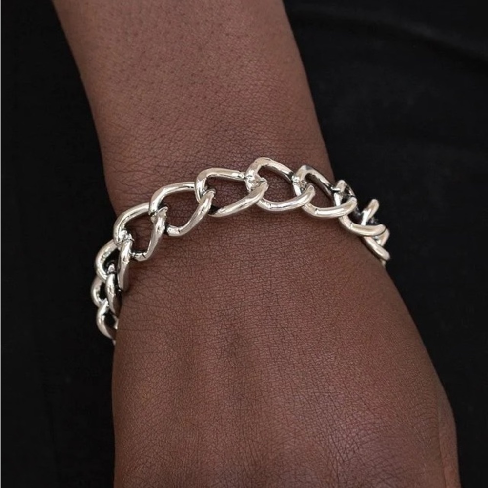 ❤️‍🔥5/$25❤️‍🔥 CHAINge of Scene Silver Bracelet